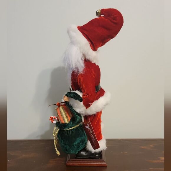 Santa Holding Toy Sack on Wood Base with Dog New Home Accents 2010 Belks New - Picture 8 of 10